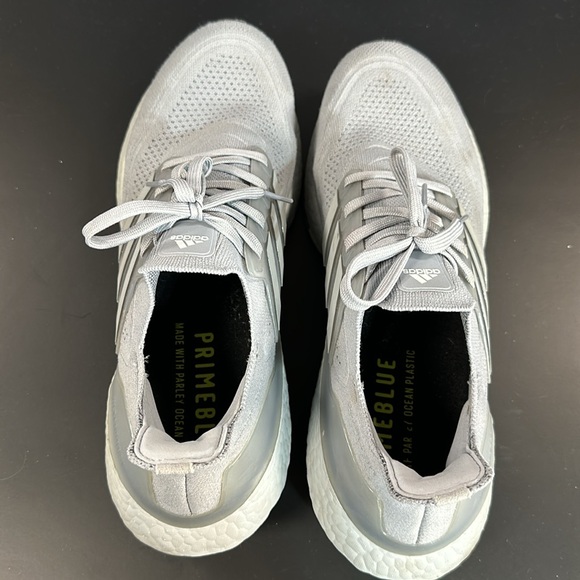 Men’s Adidas Ultraboost - Picture 5 of 9